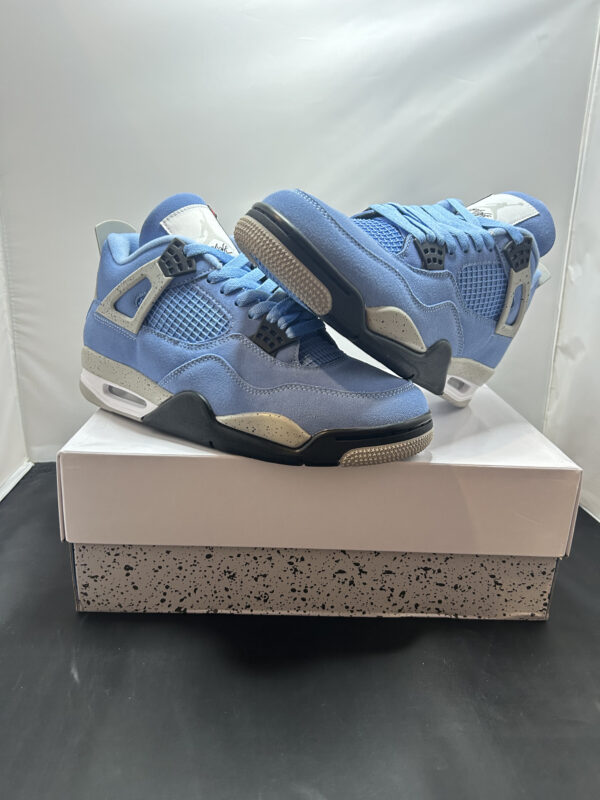 Jordan 4 Retro University Blue Size 10 (UA)